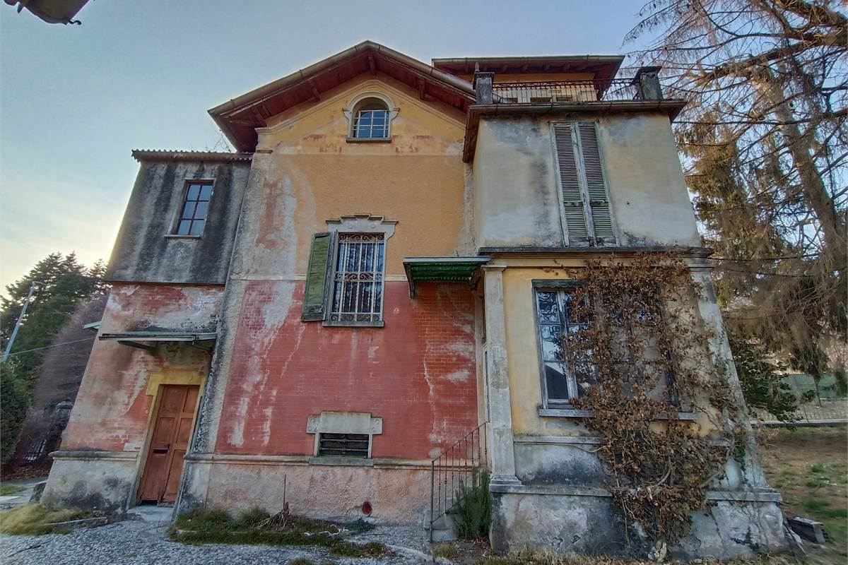 VILLA UNIFAMILIARE VIA SEGANTINI 20 CAGLIO