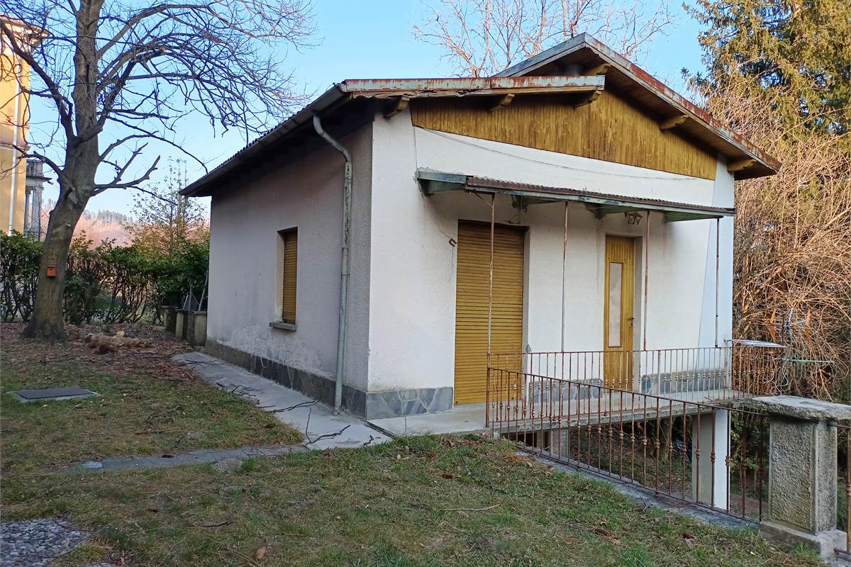 VILLA UNIFAMILIARE VIA SEGANTINI 20 CAGLIO