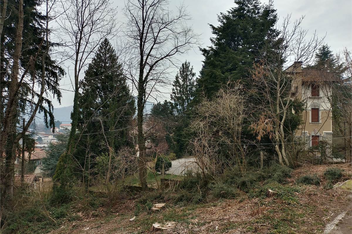 VILLA UNIFAMILIARE VIA SEGANTINI 20 CAGLIO