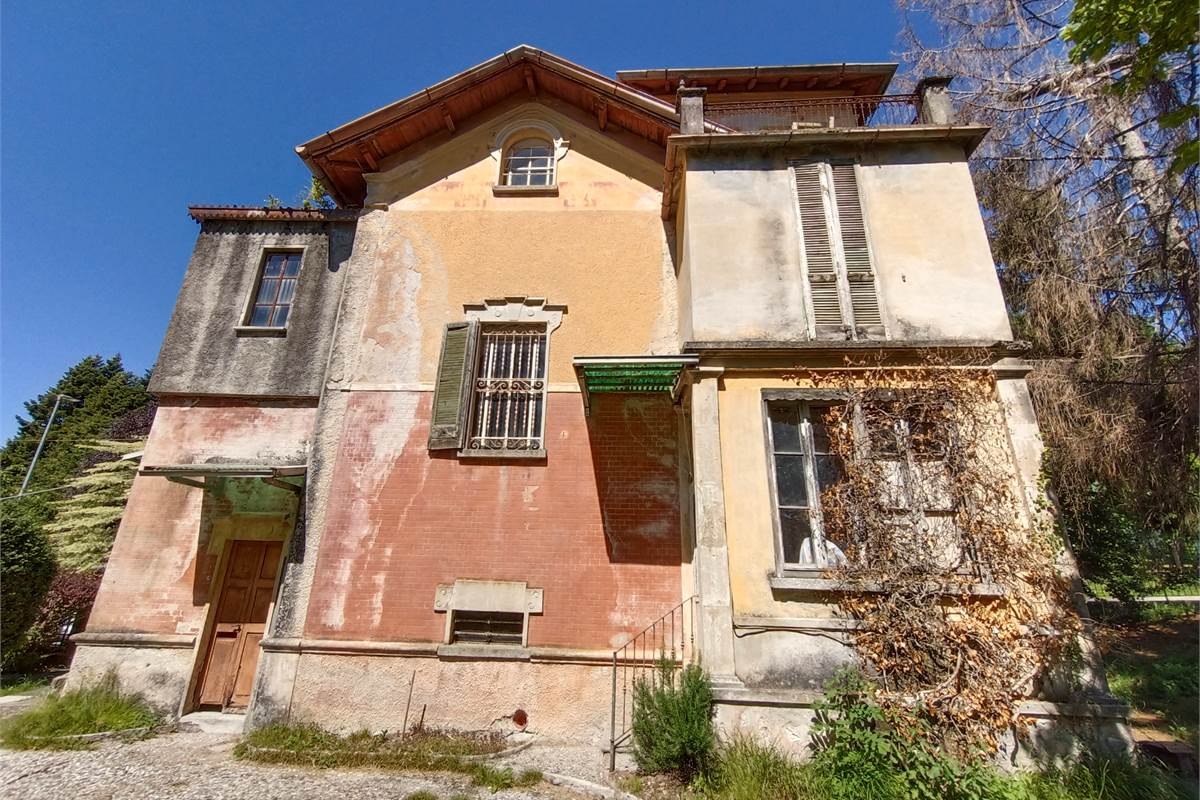 VILLA UNIFAMILIARE VIA SEGANTINI 20 CAGLIO