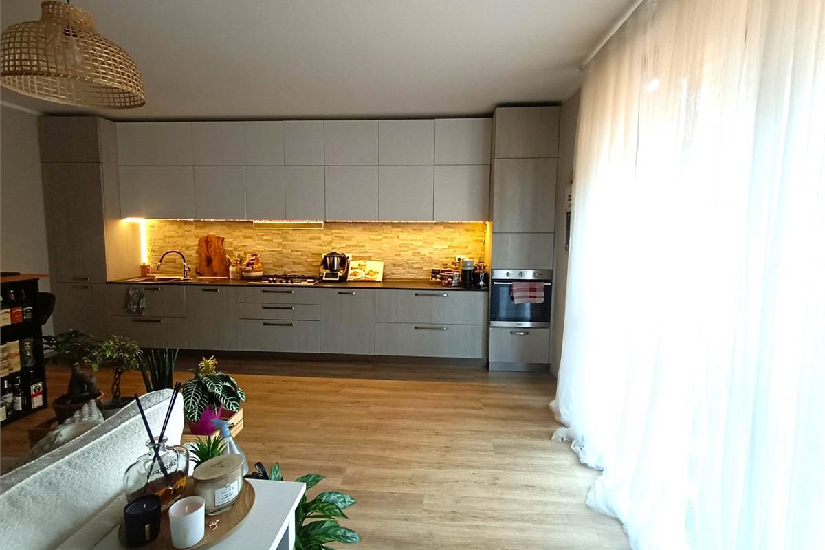 LIMIDO COMASCO LUMINOSO TRILOCALE