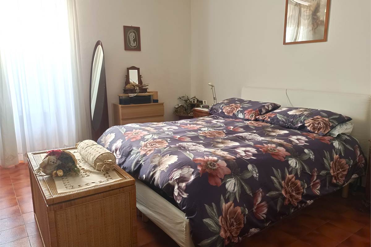 VALBRONA TRILOCALE CON TERRAZZO