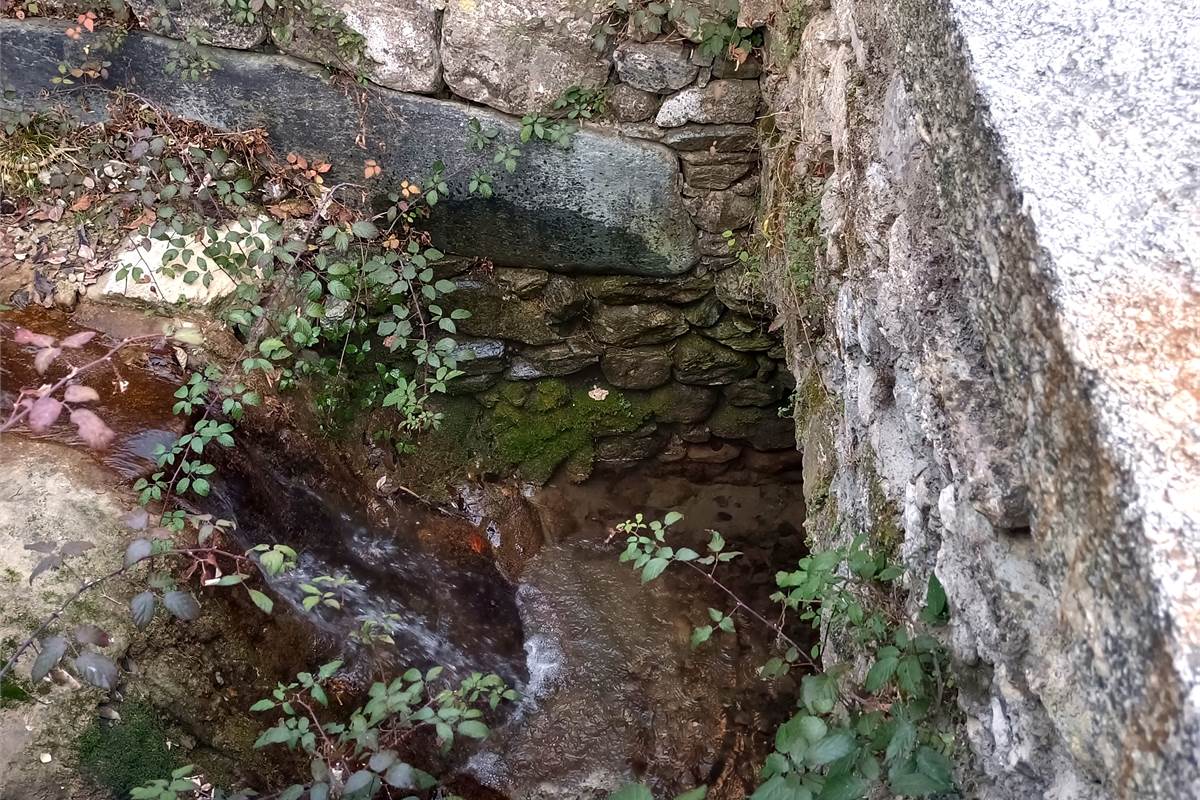 VALBRONA TRILOCALE CON TERRAZZO