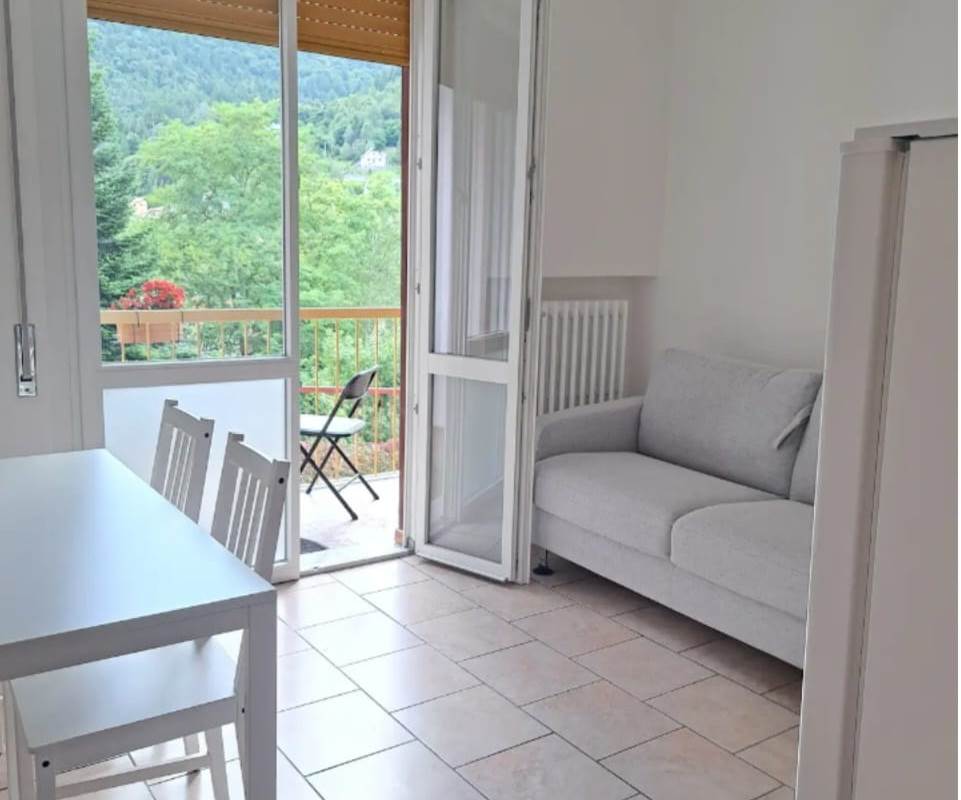 2 locali In Vendita a Magreglio