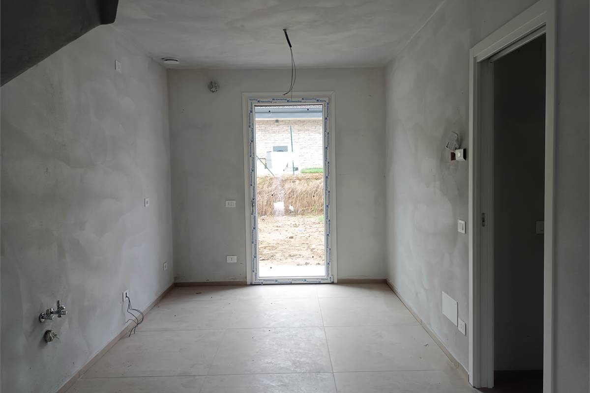 MONGUZZO NUOVISSIMA VILLETTA A SCHIERA VISTA LAGO