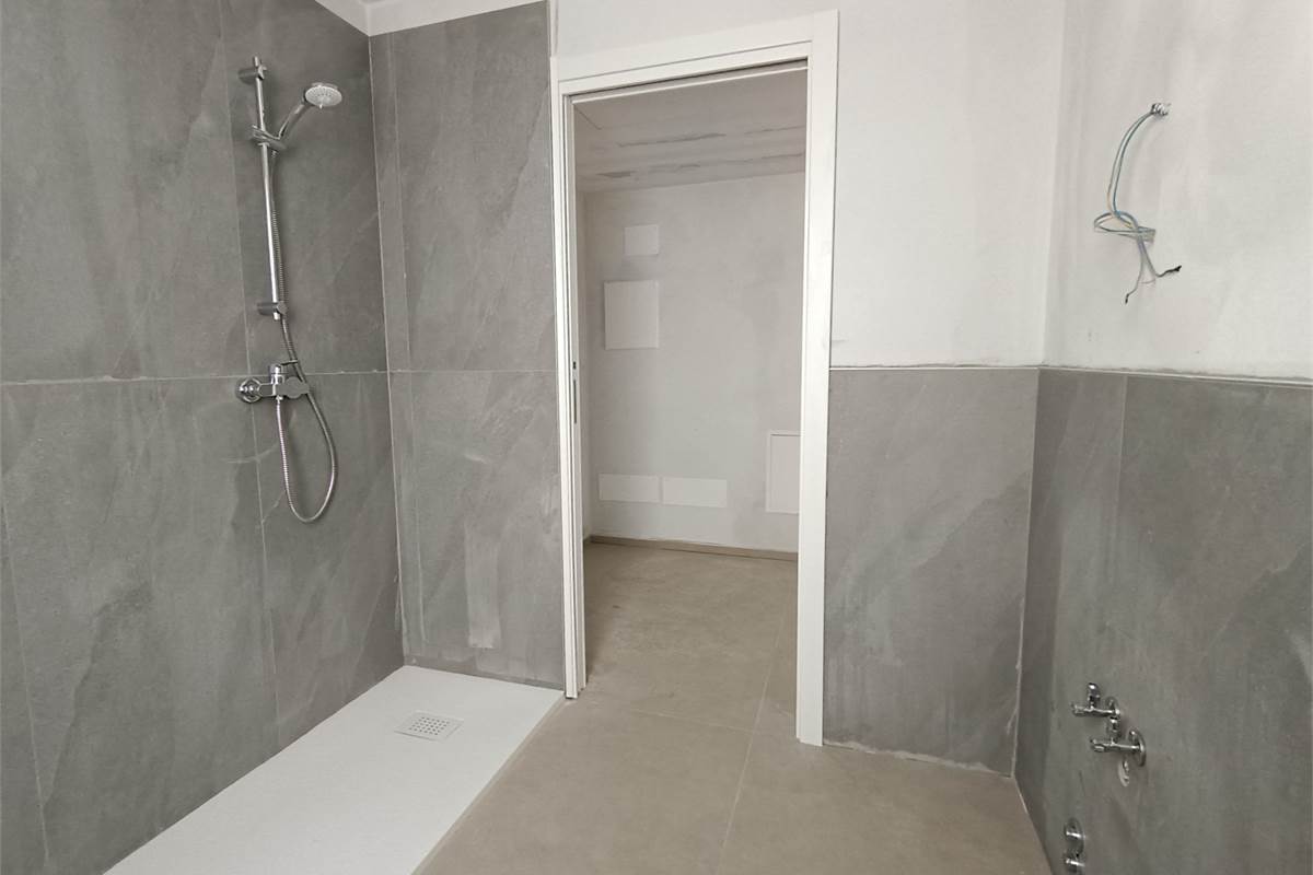 MONGUZZO NUOVISSIMA VILLETTA A SCHIERA VISTA LAGO