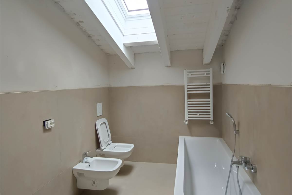 MONGUZZO NUOVISSIMA VILLETTA A SCHIERA VISTA LAGO