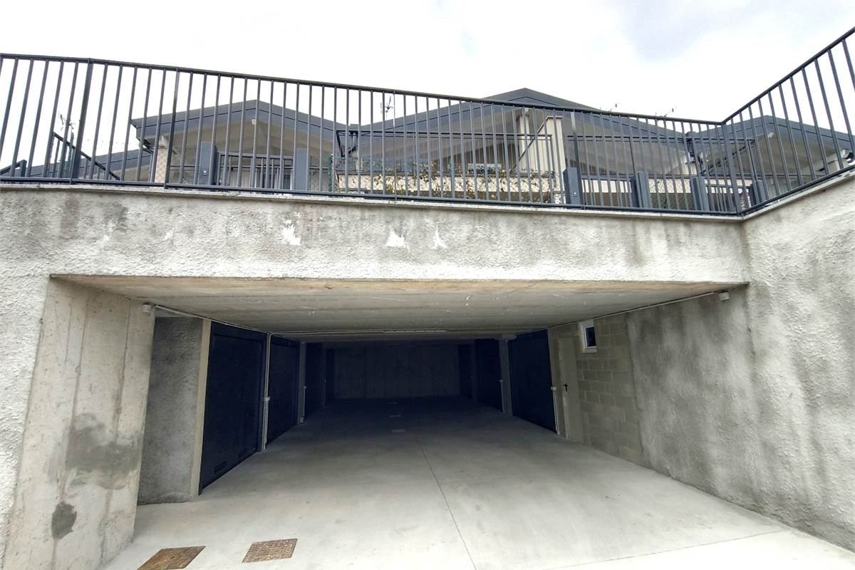 MONGUZZO NUOVISSIMA VILLETTA A SCHIERA VISTA LAGO