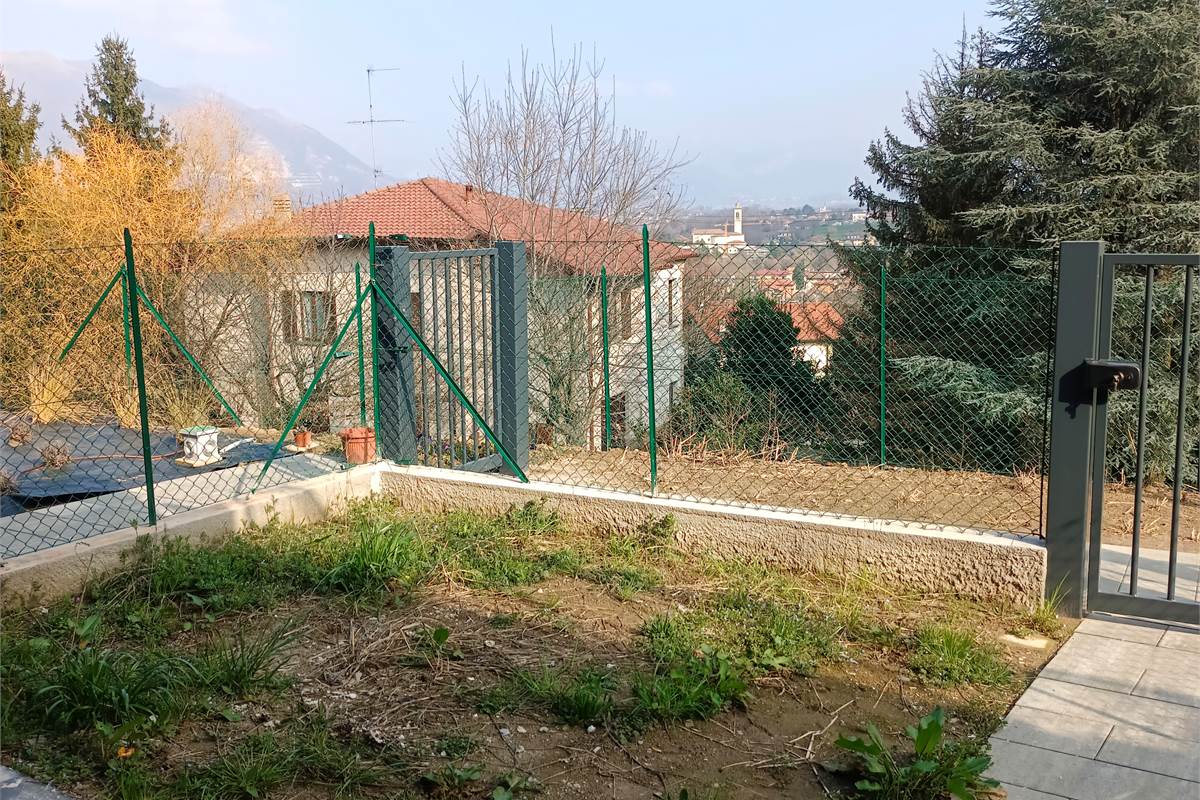 MONGUZZO NUOVISSIMA VILLETTA A SCHIERA VISTA LAGO