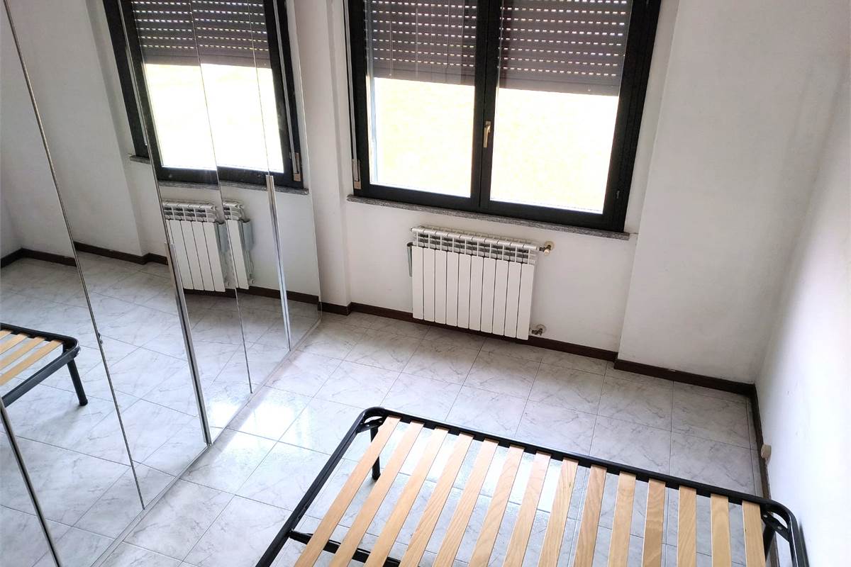 ERBA VENDESI TRILOCALE CON BALCONE