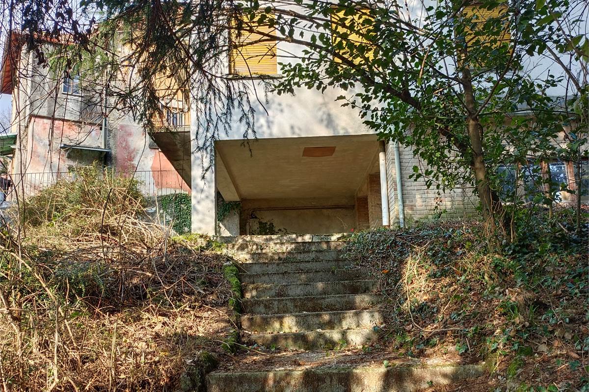 VILLA UNIFAMILIARE VIA SEGANTINI 20 CAGLIO