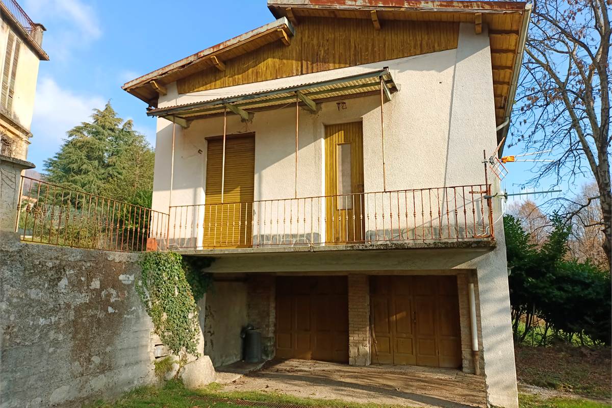 VILLA UNIFAMILIARE VIA SEGANTINI 20 CAGLIO