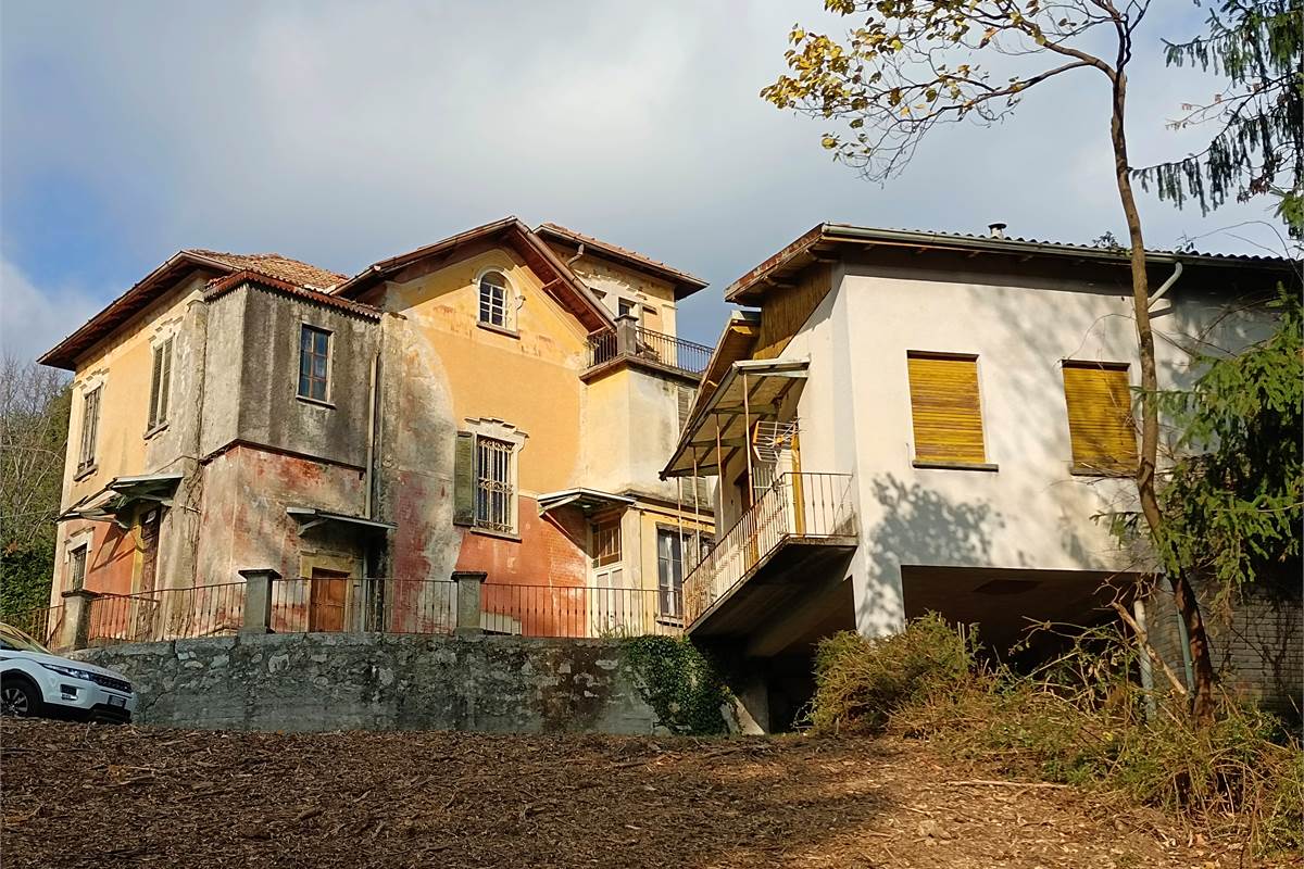VILLA UNIFAMILIARE VIA SEGANTINI 20 CAGLIO
