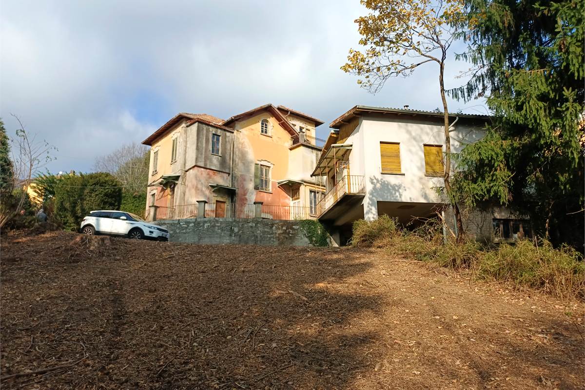 VILLA UNIFAMILIARE VIA SEGANTINI 20 CAGLIO