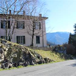 Villa d’epoca con ampio giardino 