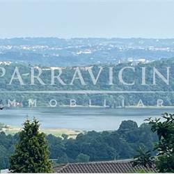 Appartamento semi-indipendente con balcone