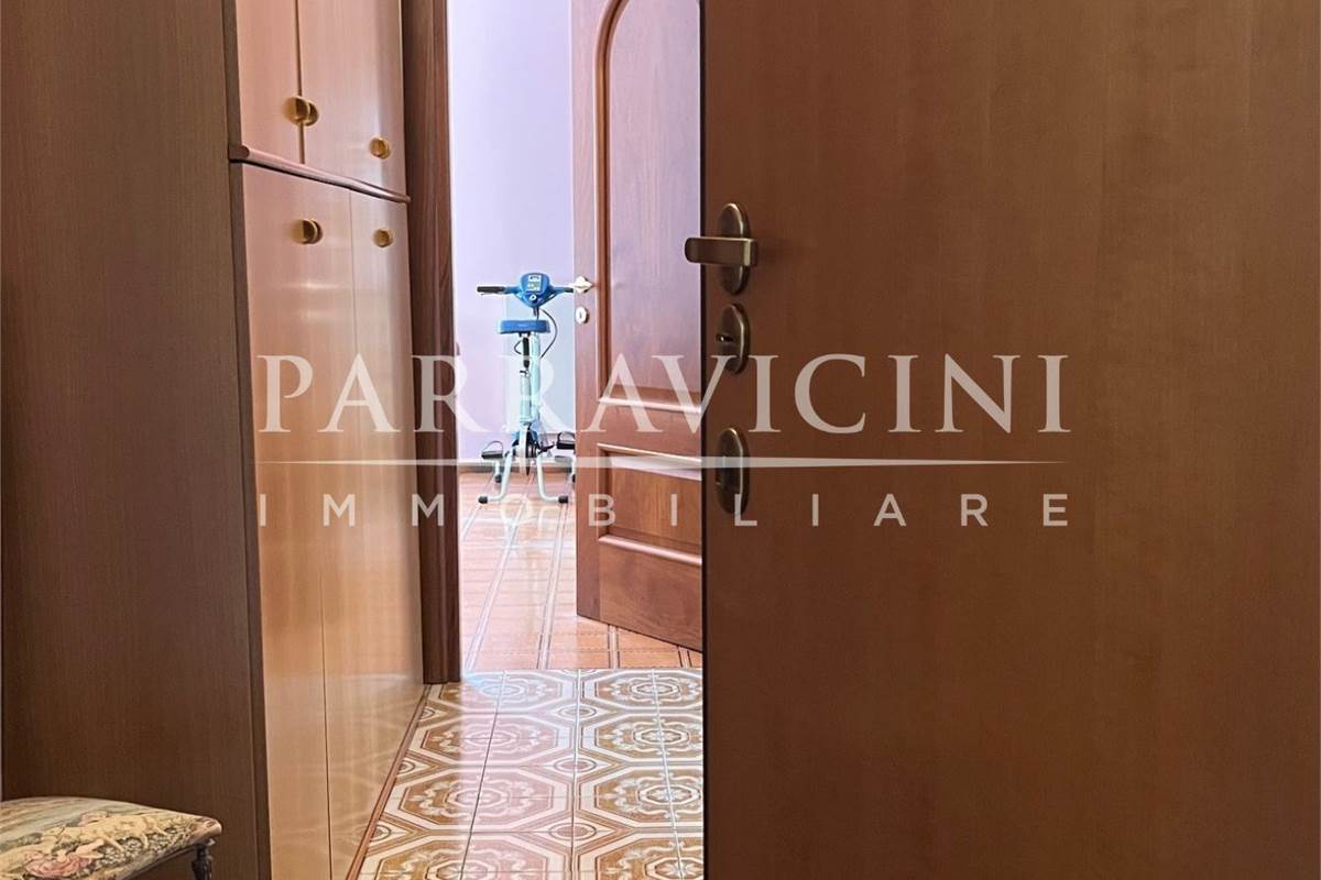 trilocale con balconi cantina e box