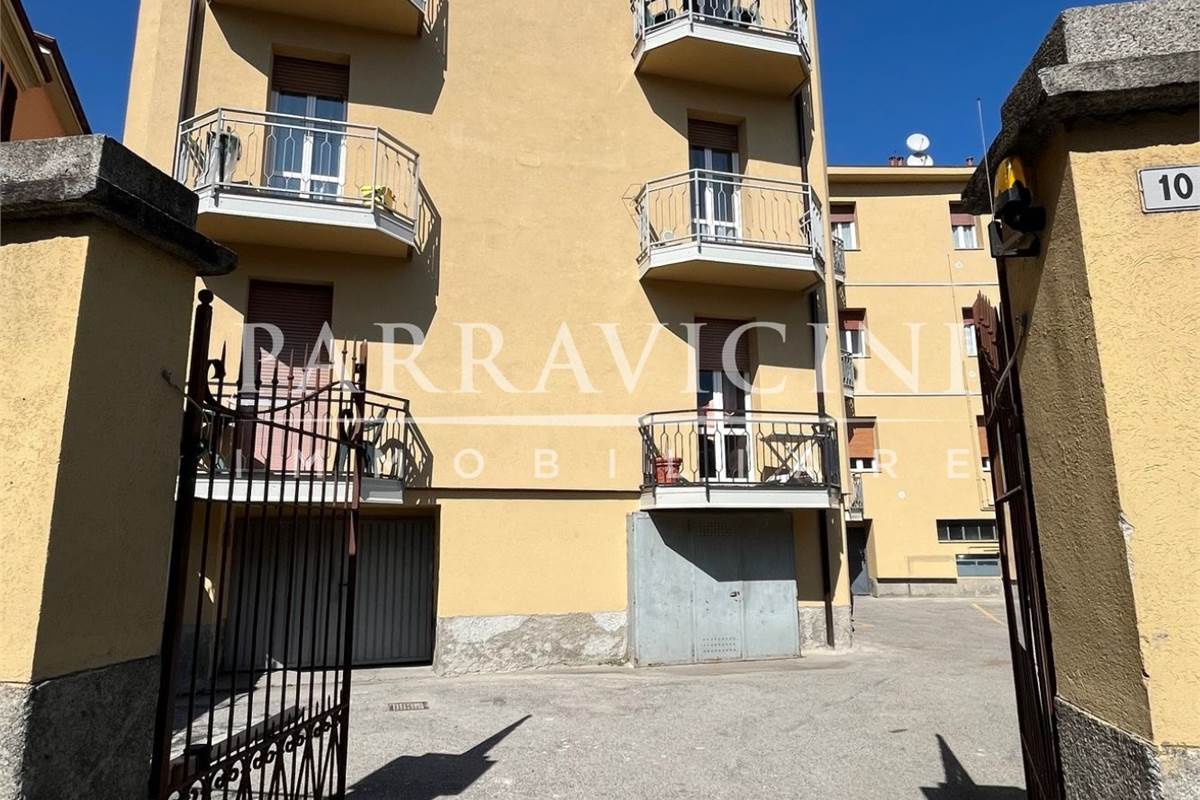 trilocale con balconi cantina e box
