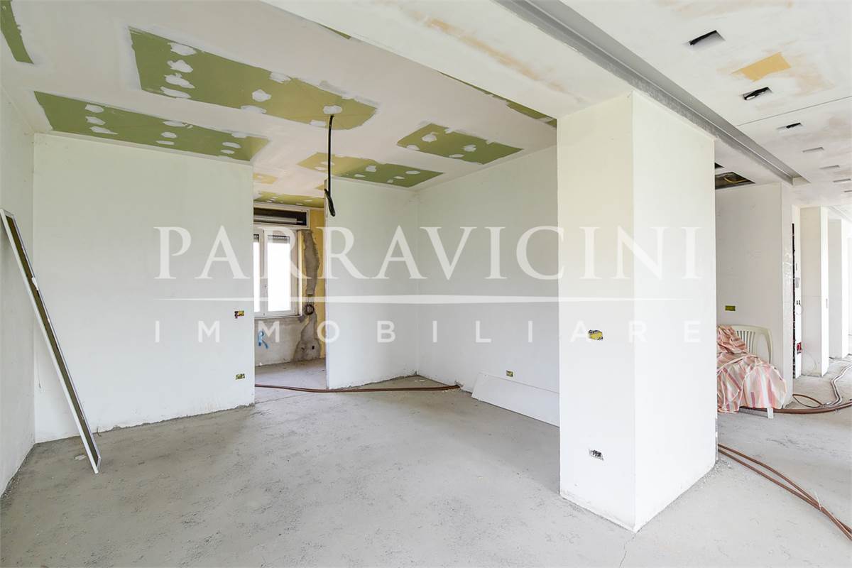 Attico Nuovo in villa con terrazzo e box 