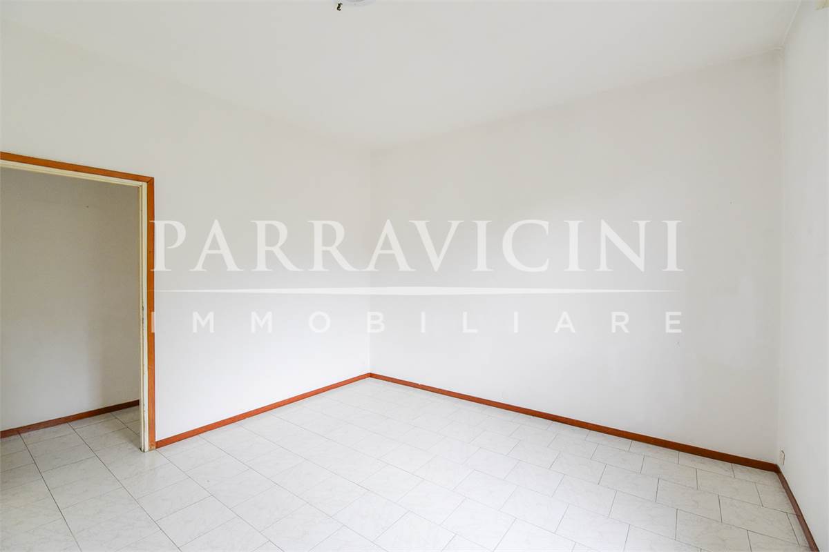 Ampio appartamento all'ultimo piano con box