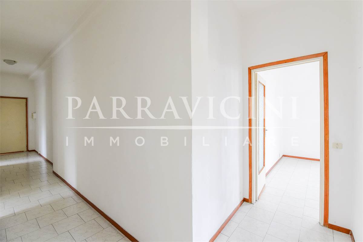 Ampio appartamento all'ultimo piano con box