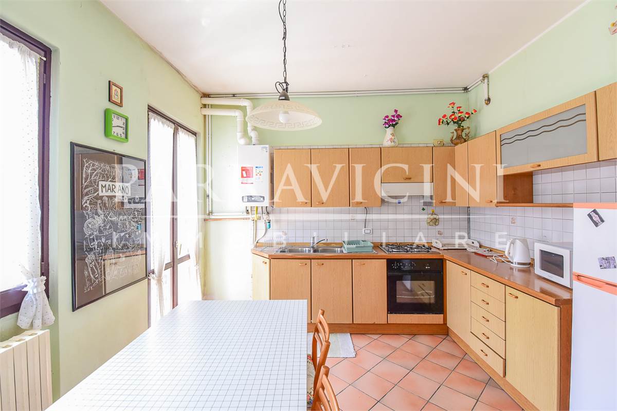 Ampio trilocale in corte con balcone senza spese