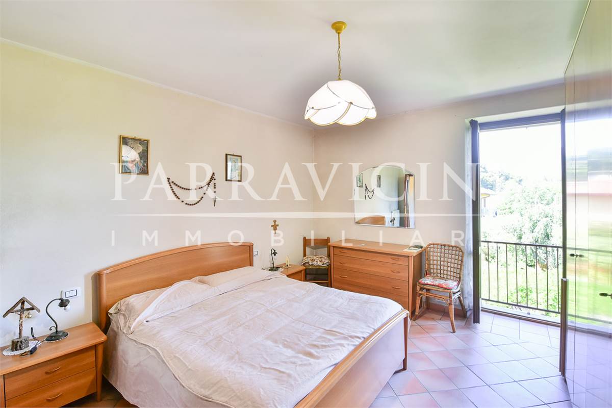 Ampio trilocale in corte con balcone senza spese