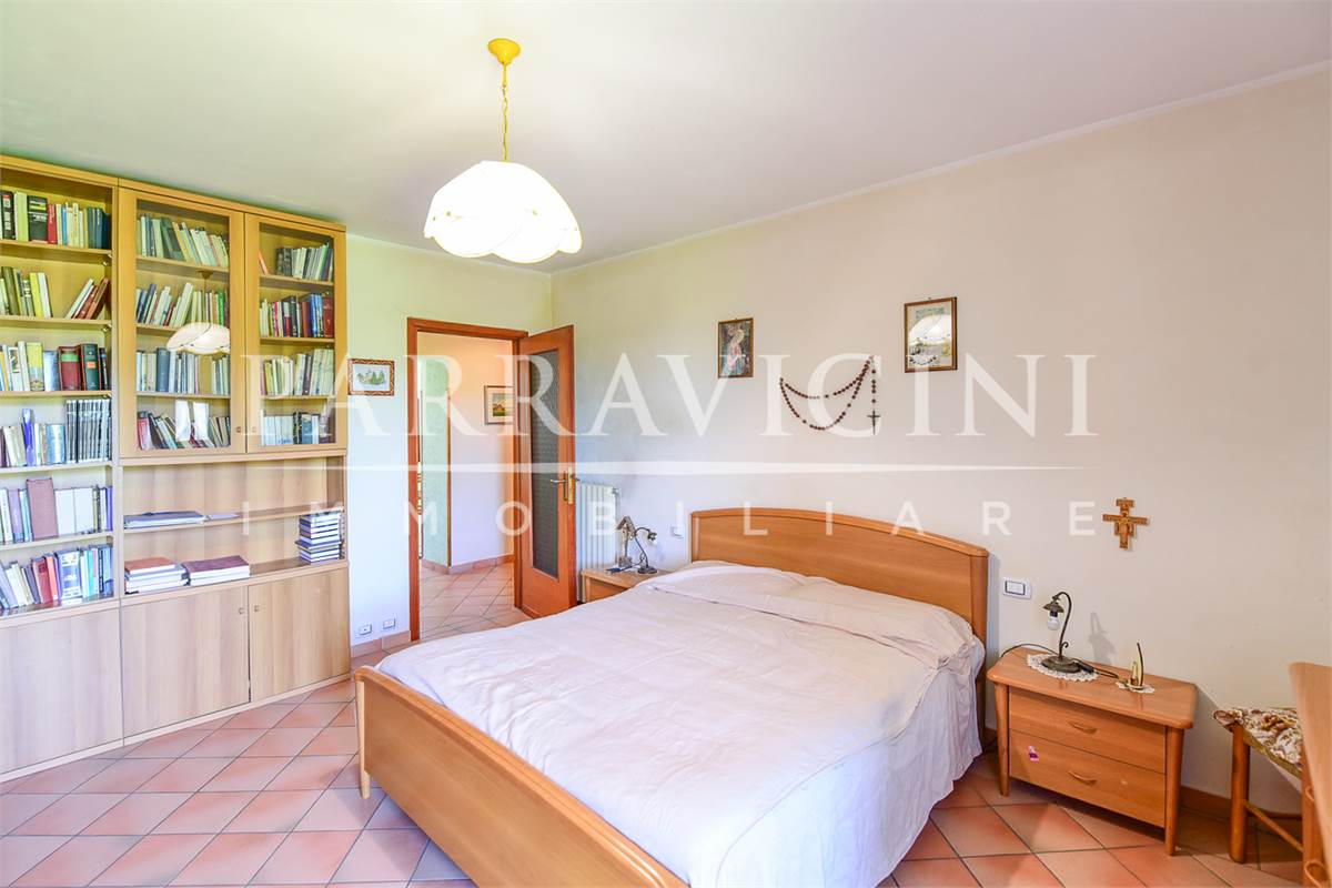 Ampio trilocale in corte con balcone senza spese