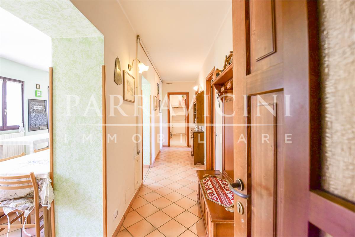 Ampio trilocale in corte con balcone senza spese