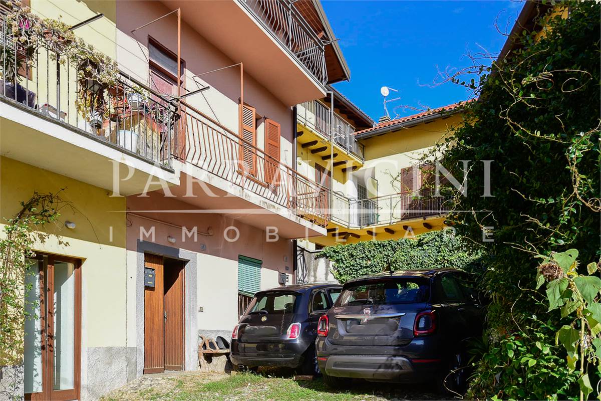 porzione di casa su 2 livelli senza spese