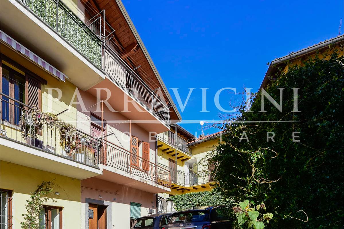 porzione di casa su 2 livelli senza spese