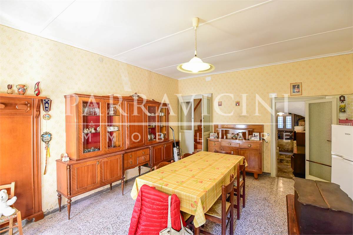 porzione di casa su 2 livelli senza spese