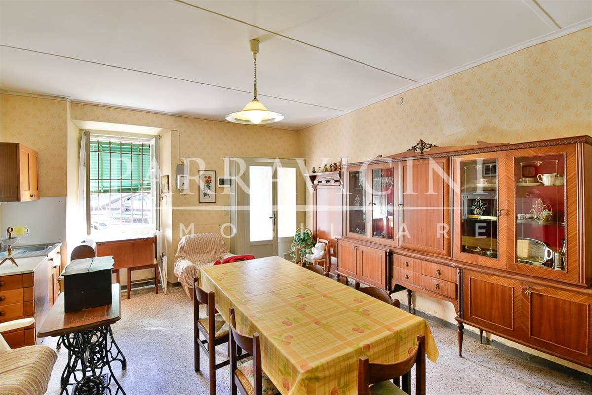 porzione di casa su 2 livelli senza spese