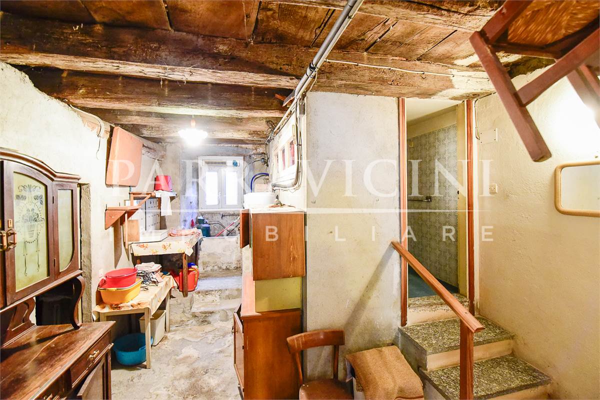 porzione di casa su 2 livelli senza spese