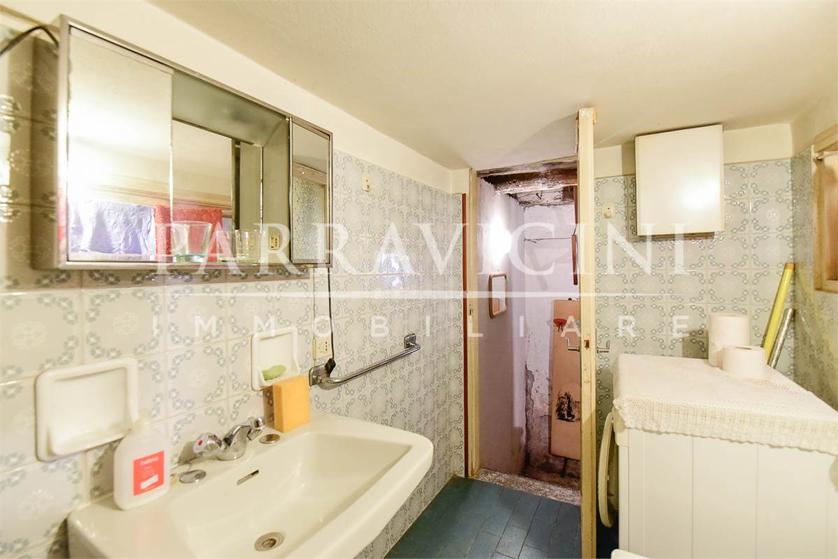 porzione di casa su 2 livelli senza spese