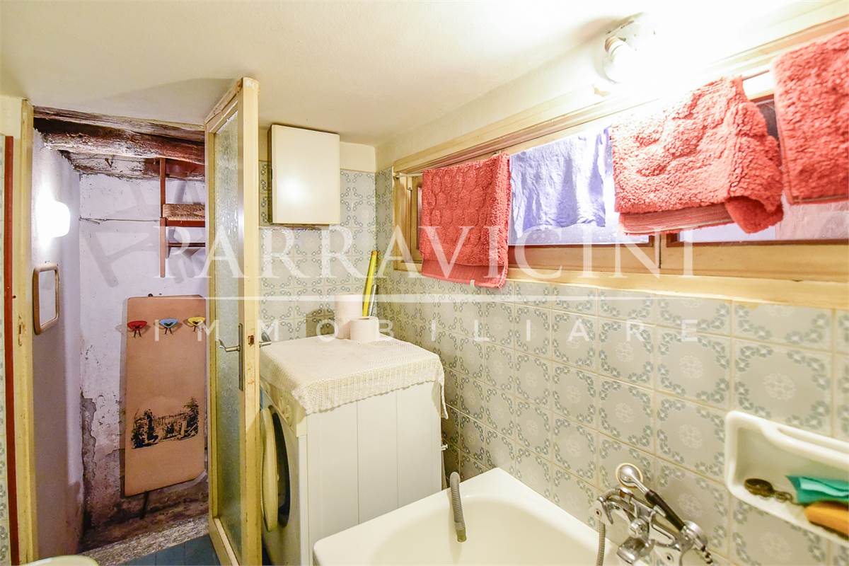 porzione di casa su 2 livelli senza spese