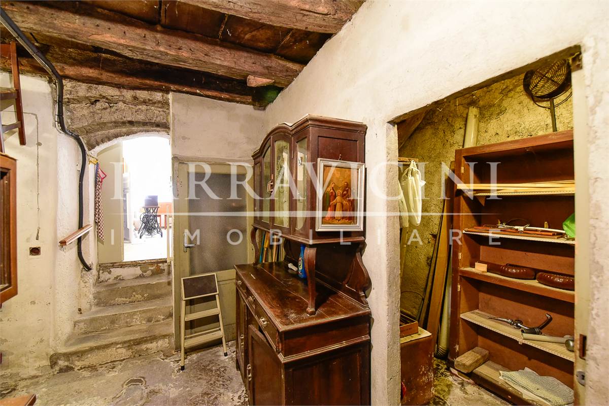 porzione di casa su 2 livelli senza spese