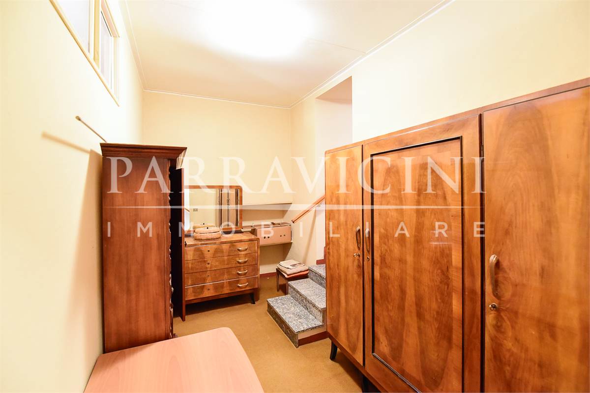 porzione di casa su 2 livelli senza spese