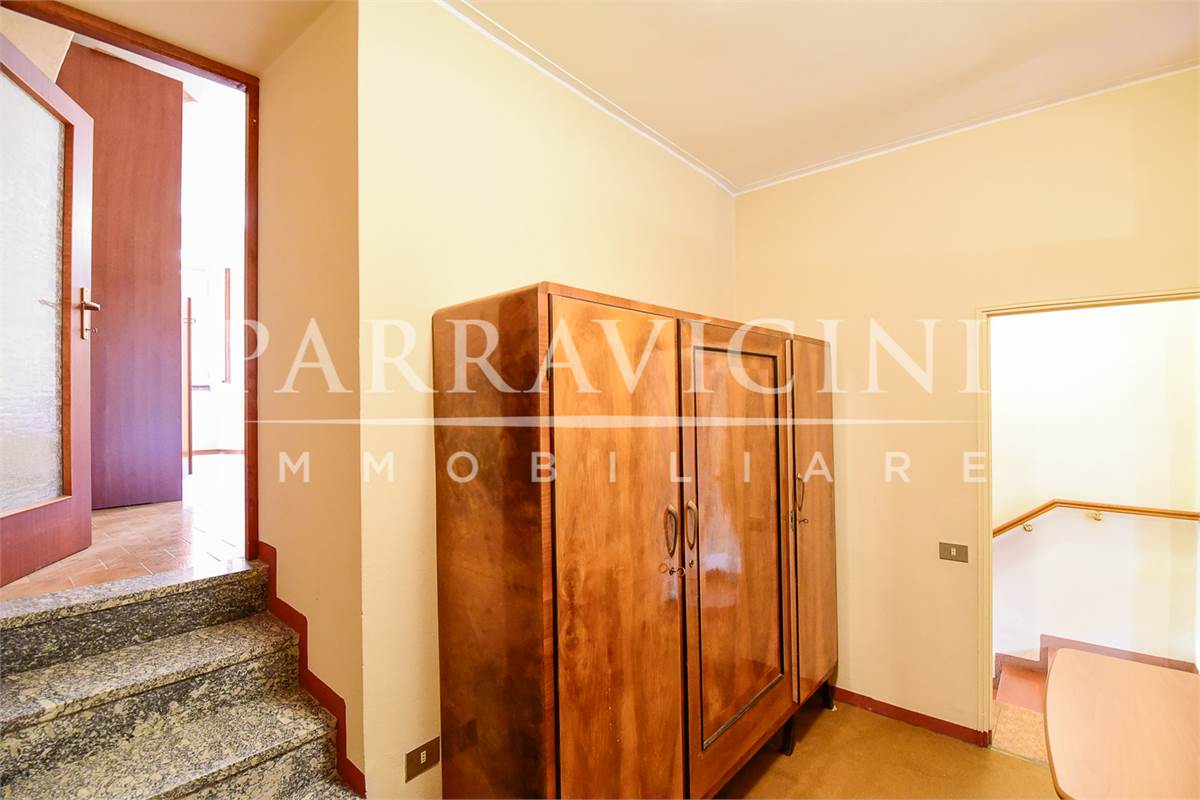 porzione di casa su 2 livelli senza spese