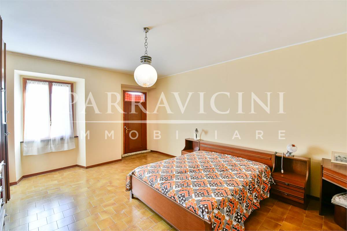 porzione di casa su 2 livelli senza spese