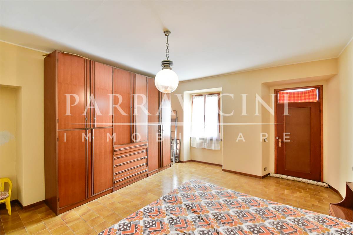 porzione di casa su 2 livelli senza spese