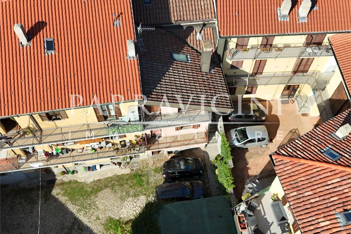 porzione di casa su 2 livelli senza spese