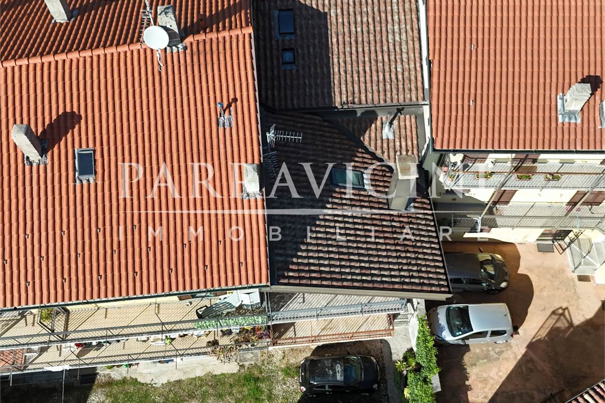 porzione di casa su 2 livelli senza spese