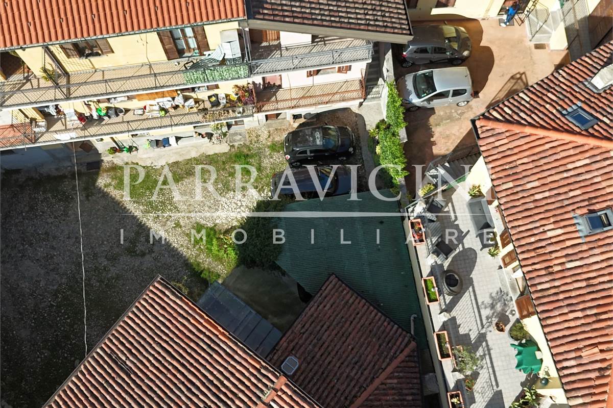 porzione di casa su 2 livelli senza spese