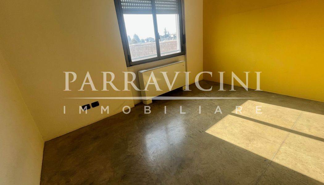 Ampio loft indipendente con terrazzo coperto