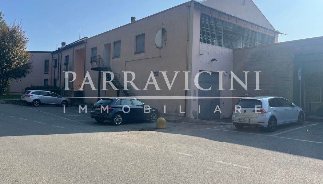 Ampio loft indipendente con terrazzo coperto