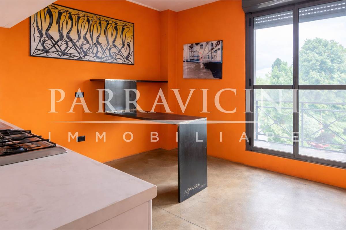 Ampio loft indipendente con terrazzo coperto