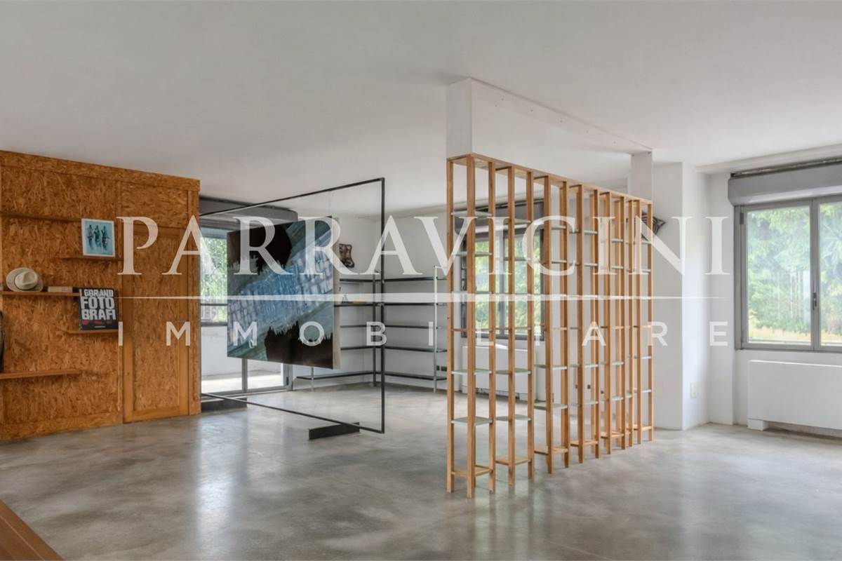 Ampio loft indipendente con terrazzo coperto