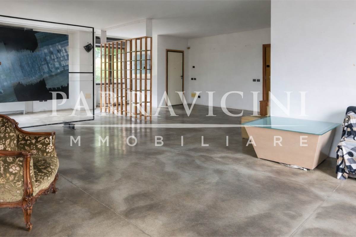 Ampio loft indipendente con terrazzo coperto