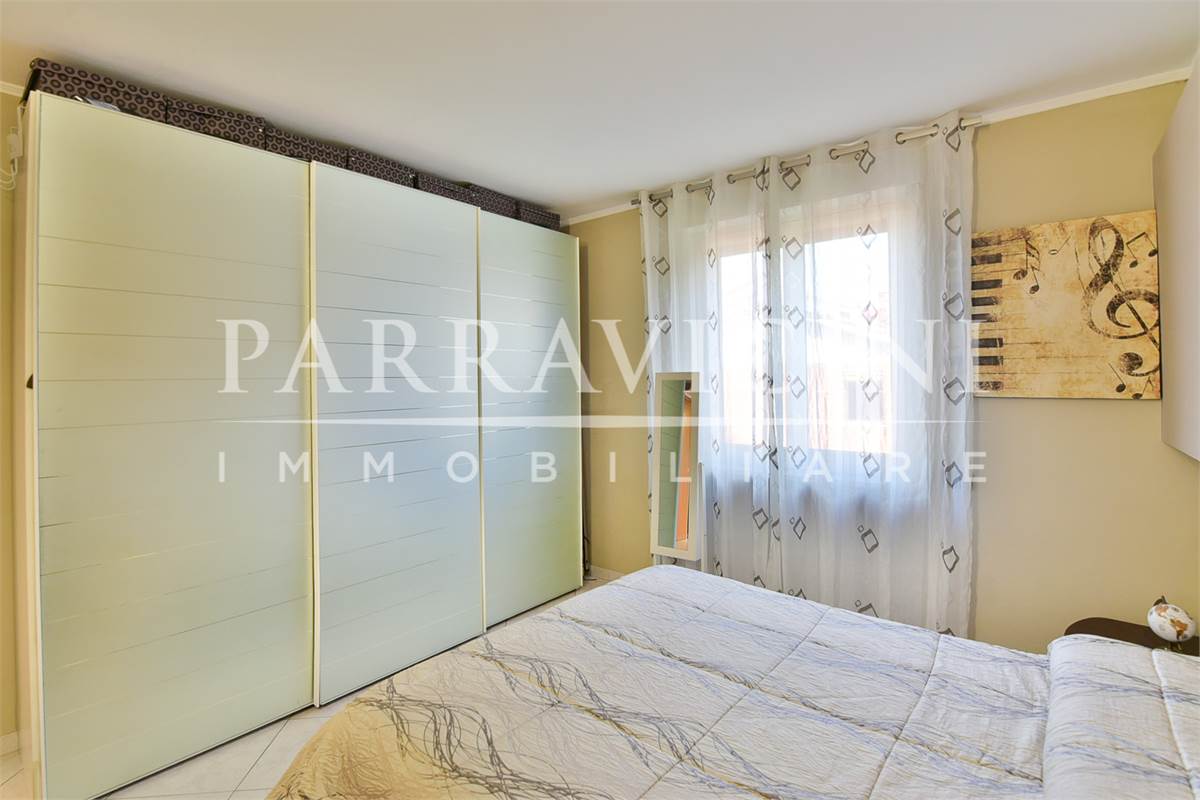 Curato trilocale con cucina abitabile balconi e box